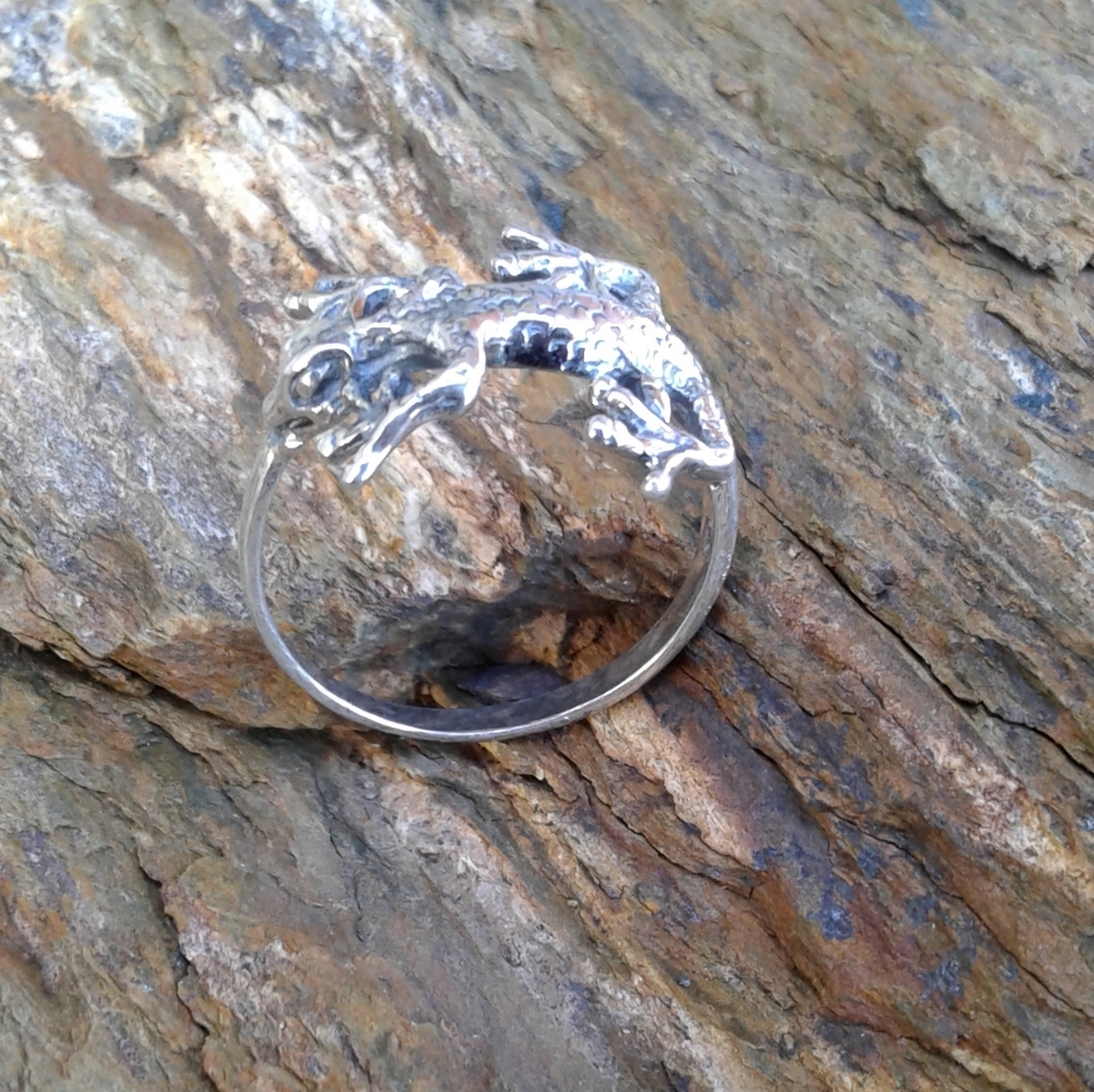 Sterling Silver Lizard Ring Size 9 - image 4